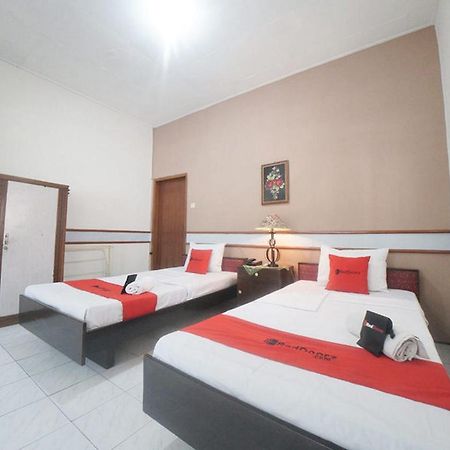 Reddoorz Near Balai Kota Malang Hotel Ngoại thất bức ảnh