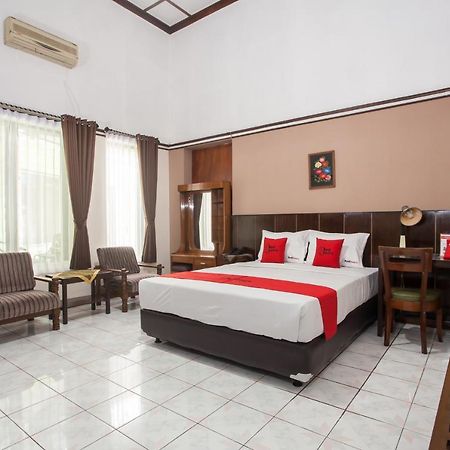 Reddoorz Near Balai Kota Malang Hotel Ngoại thất bức ảnh