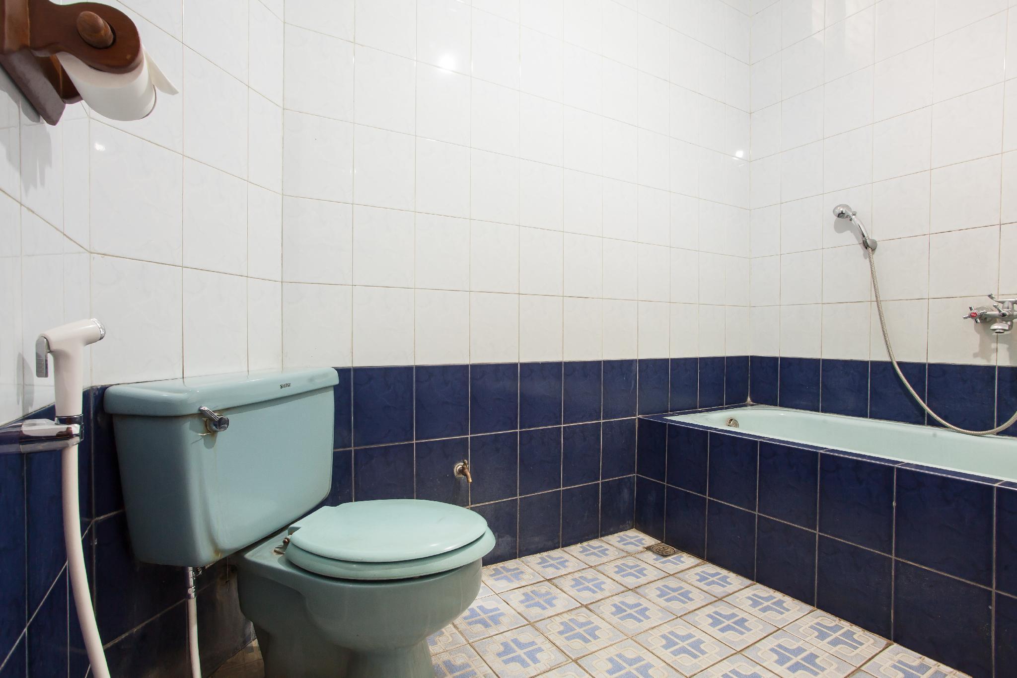 Reddoorz Near Balai Kota Malang Hotel Ngoại thất bức ảnh