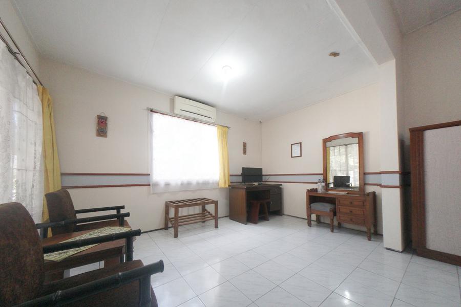 Reddoorz Near Balai Kota Malang Hotel Ngoại thất bức ảnh