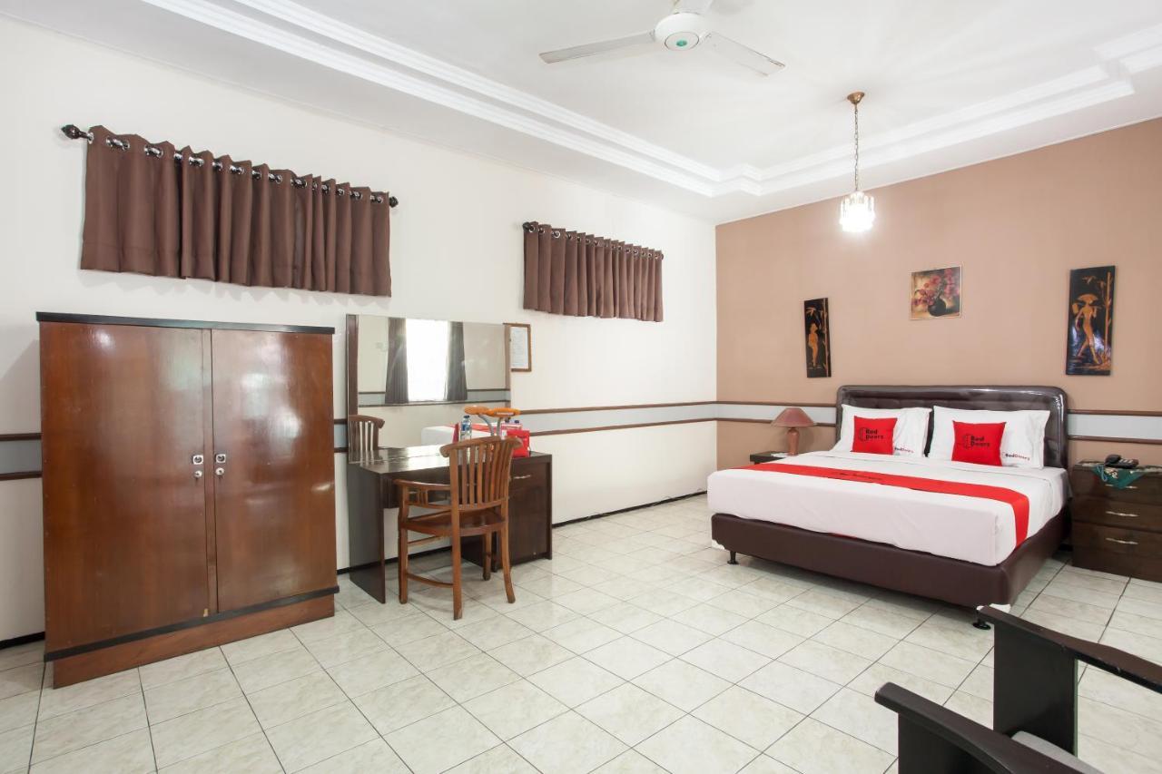 Reddoorz Near Balai Kota Malang Hotel Ngoại thất bức ảnh