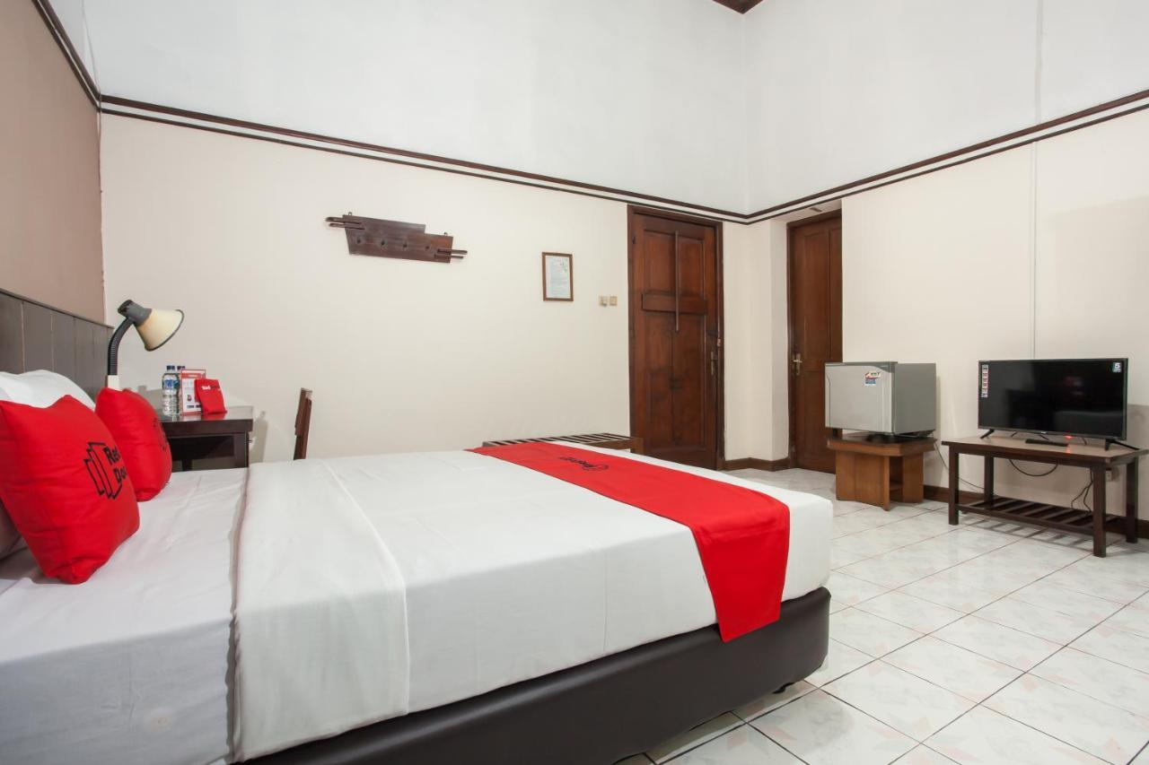 Reddoorz Near Balai Kota Malang Hotel Ngoại thất bức ảnh