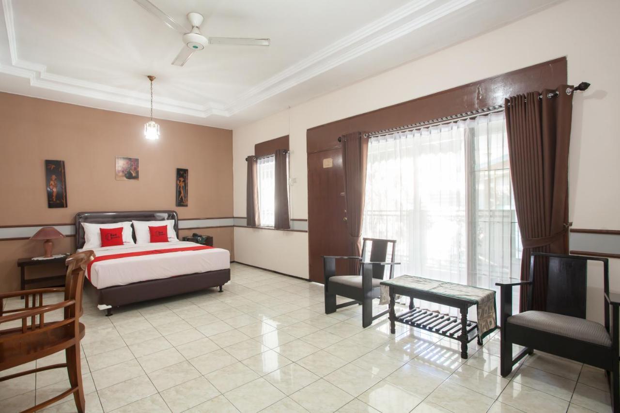 Reddoorz Near Balai Kota Malang Hotel Ngoại thất bức ảnh