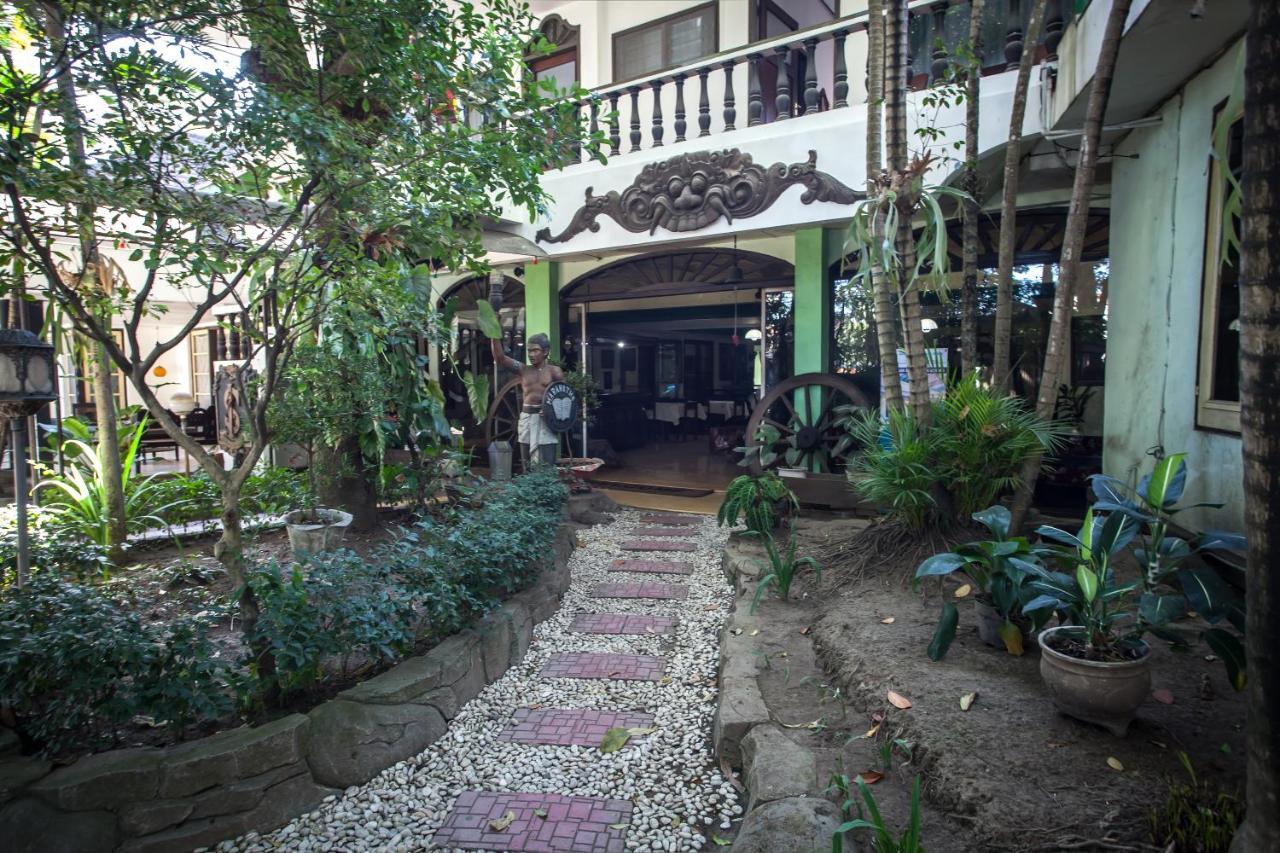 Reddoorz Near Balai Kota Malang Hotel Ngoại thất bức ảnh