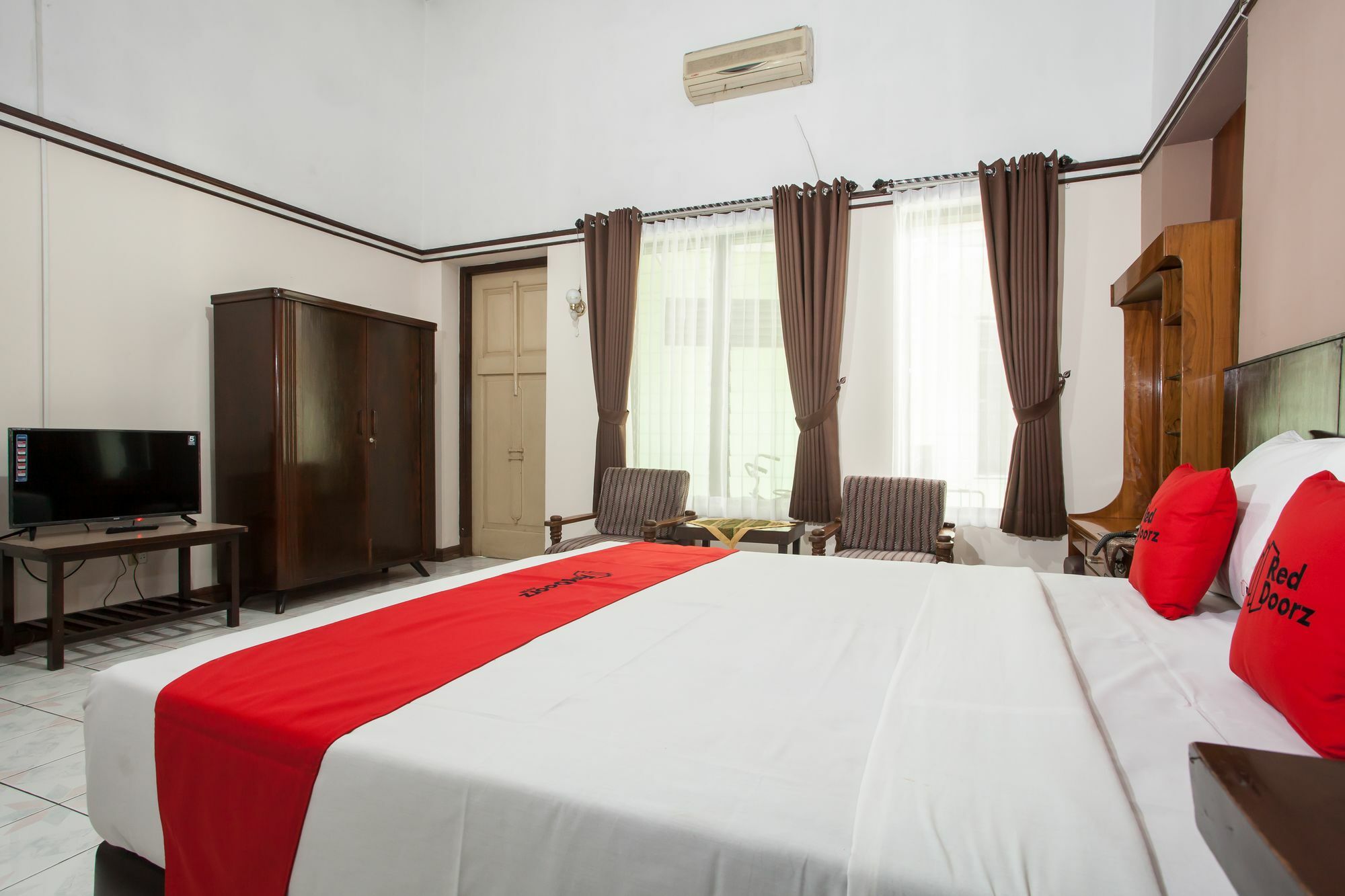 Reddoorz Near Balai Kota Malang Hotel Ngoại thất bức ảnh