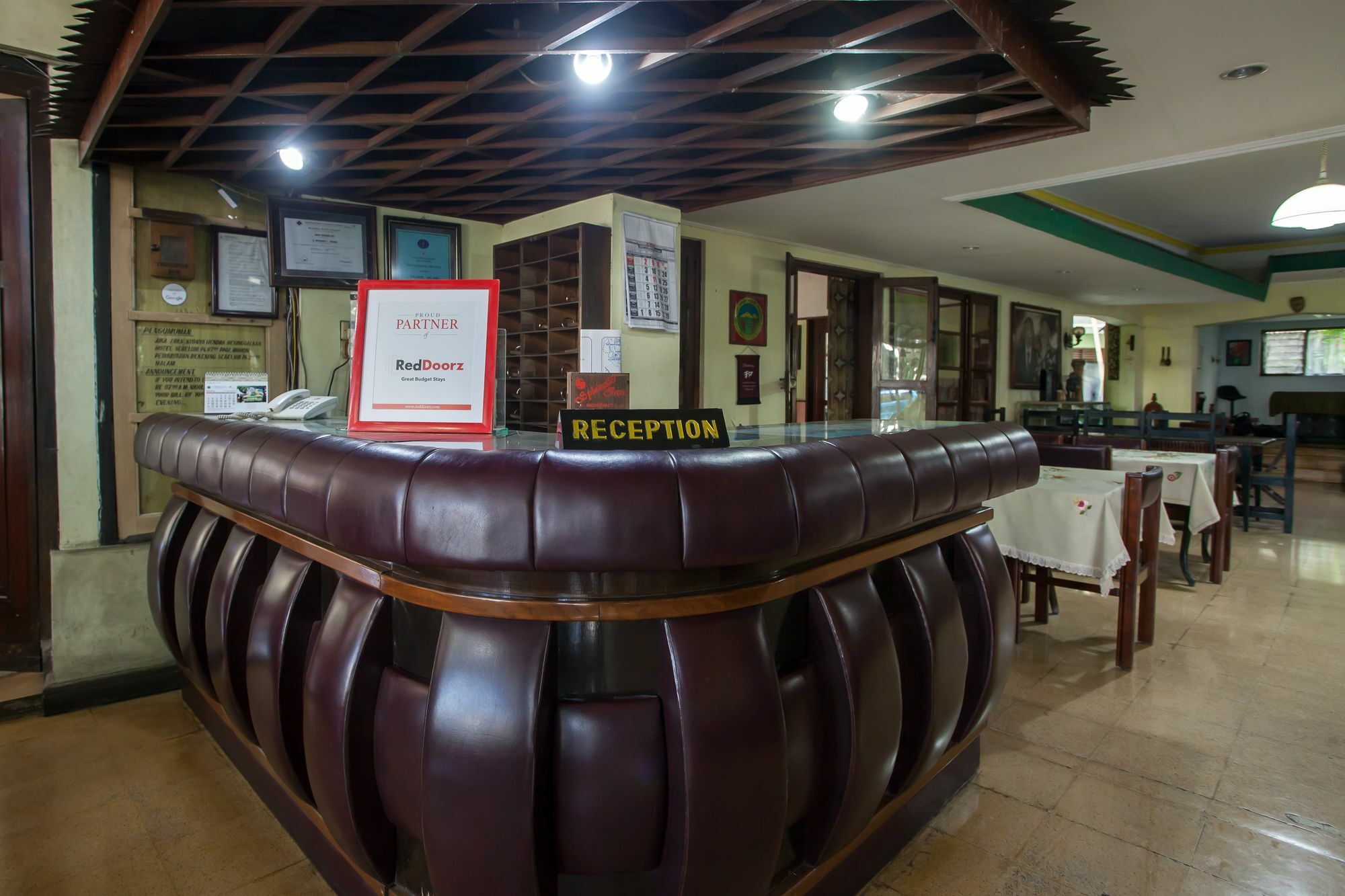 Reddoorz Near Balai Kota Malang Hotel Ngoại thất bức ảnh