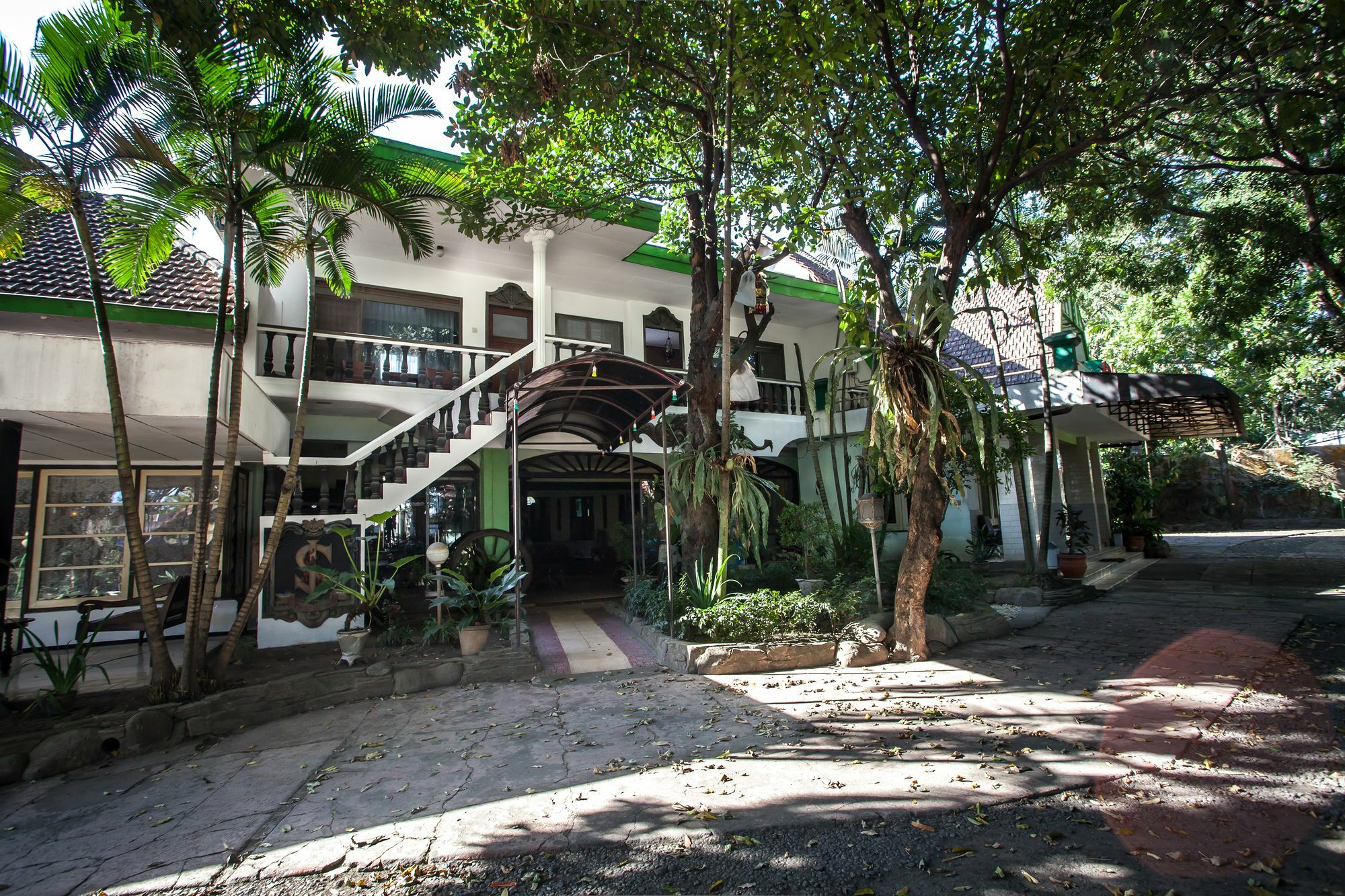 Reddoorz Near Balai Kota Malang Hotel Ngoại thất bức ảnh
